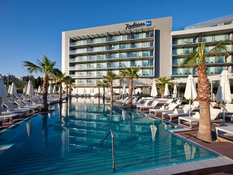 Radisson Blu Resort Split with its pool terrace