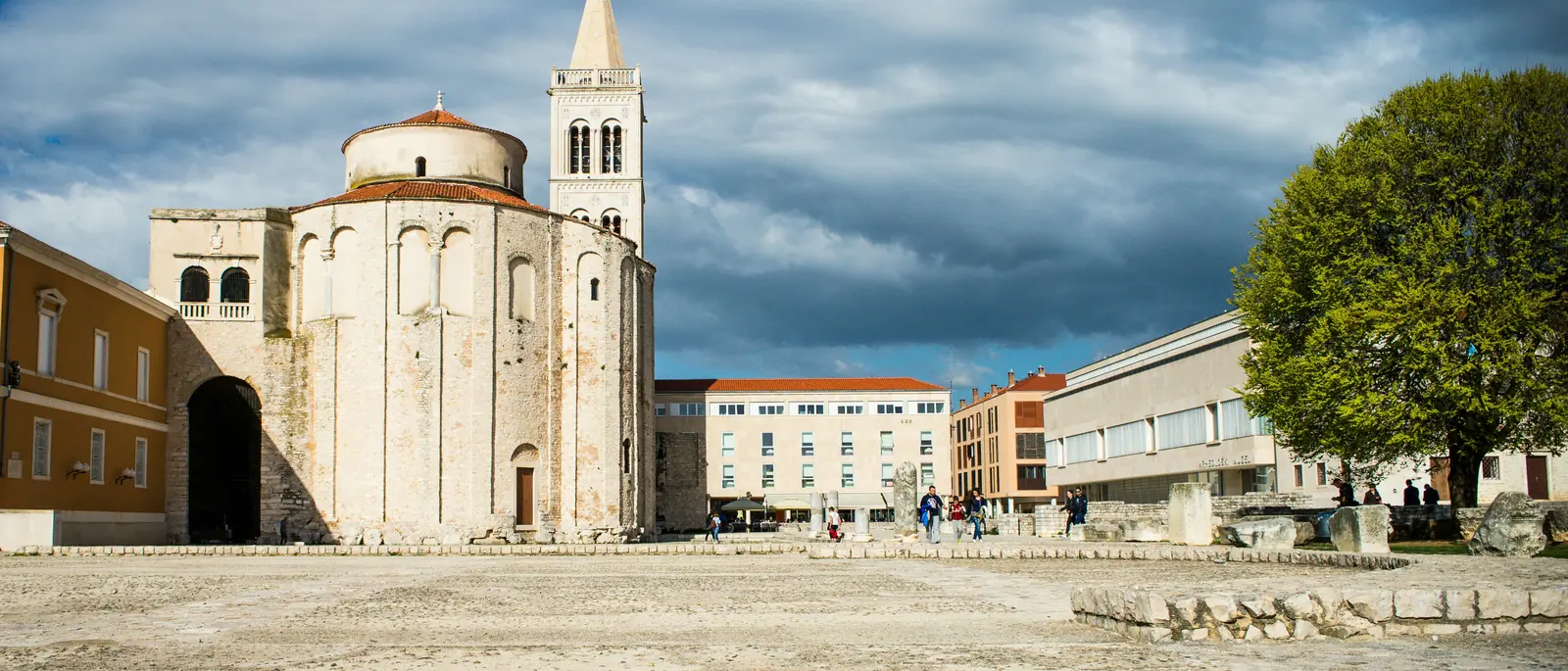 La chiesa di San Donato sul foro romano di Zara